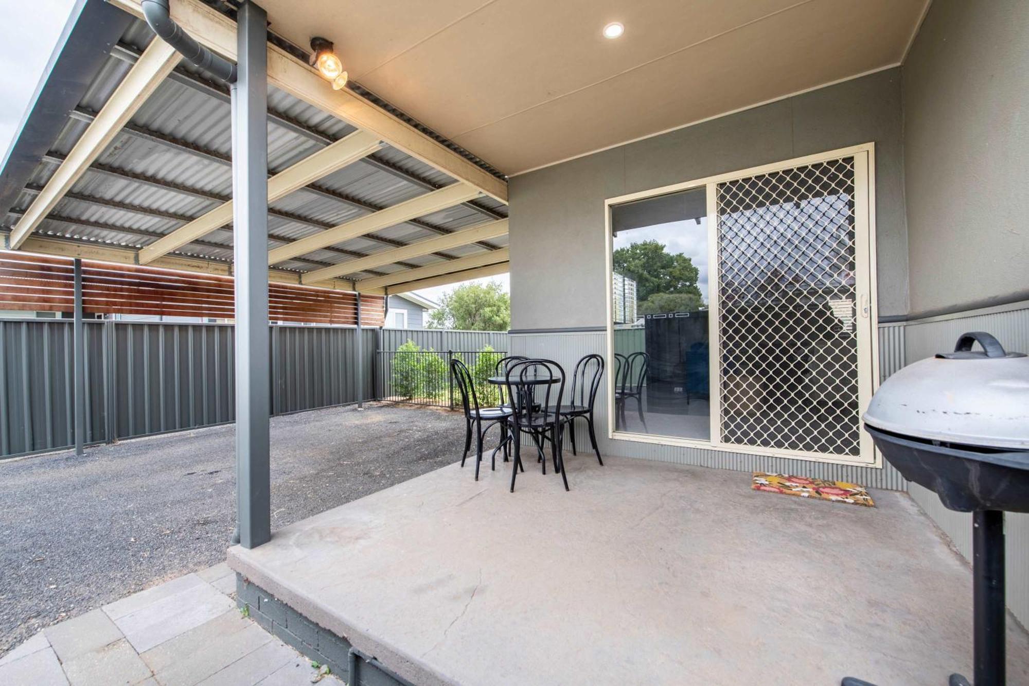South Dubbo Hideaway - Pet Friendly Villa Exterior photo