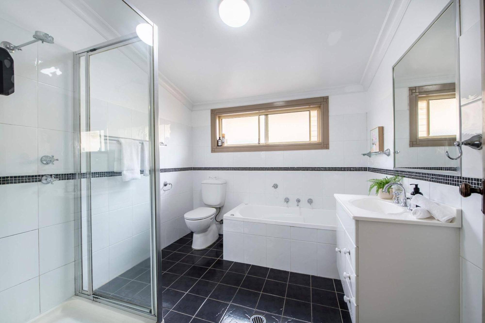 South Dubbo Hideaway - Pet Friendly Villa Exterior photo